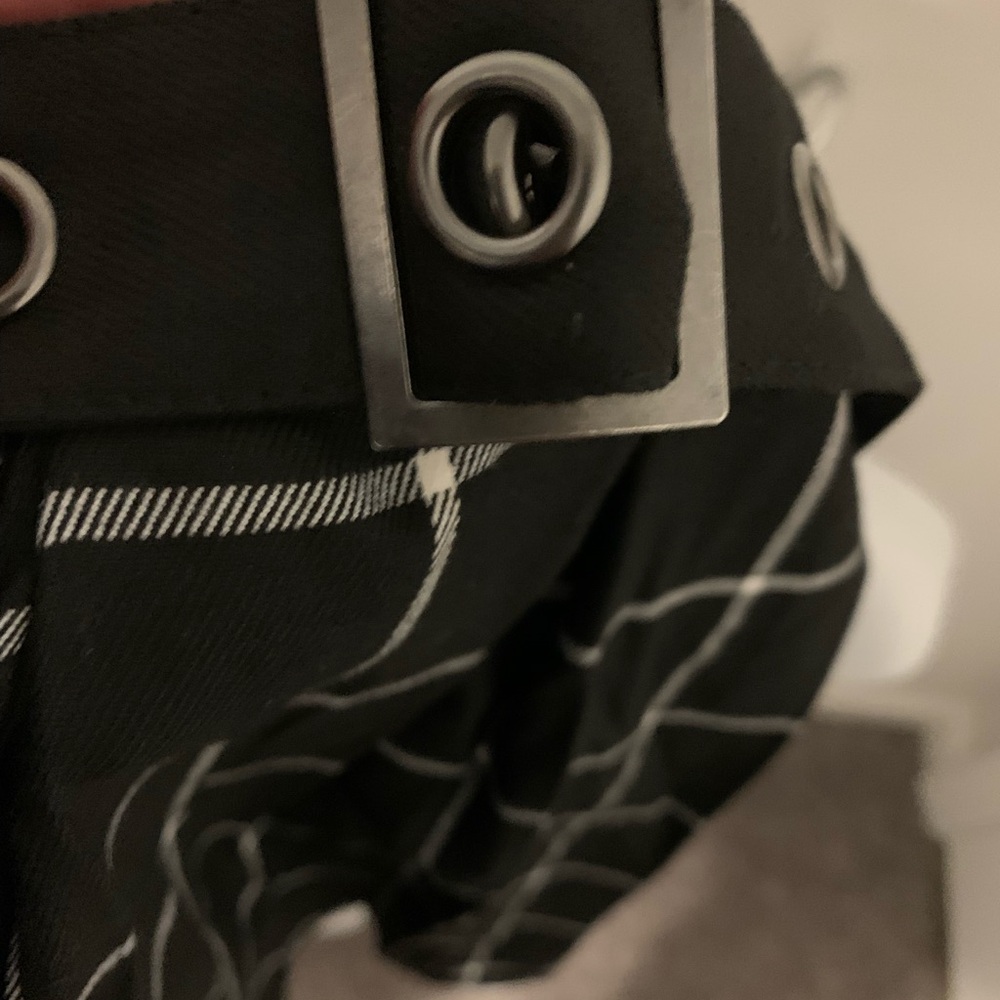 Y2K Hot Topic Plaid Pleated Mini Skirt Grommet Belt academia grunge collegiate - Picture 5 of 11